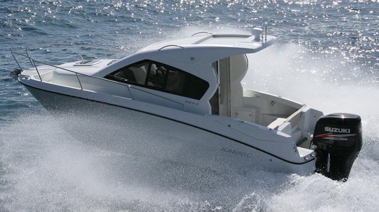 Extreme rigidity due to all-composite, foam injected hull structure and permant bonding of roof and deck